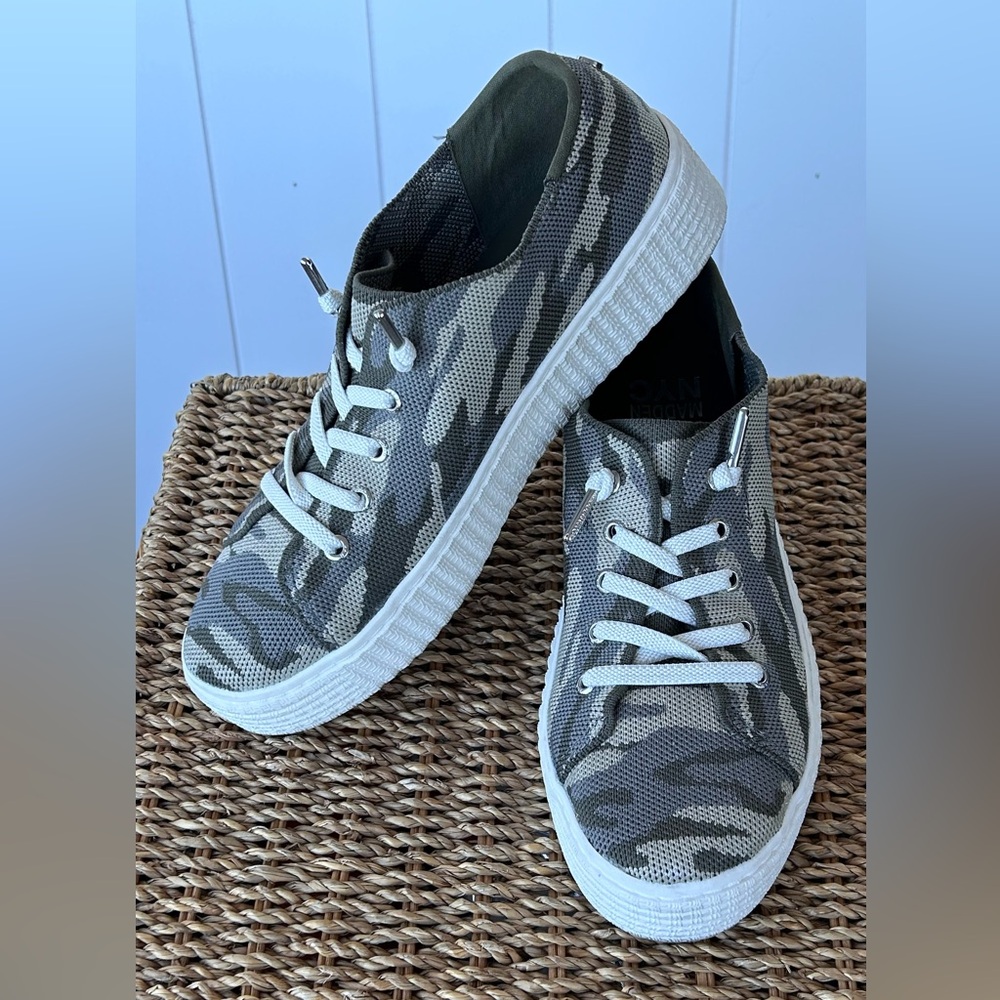 Madden NYC Women’s Camouflage Platform Mesh‎ Sneakers Size 8